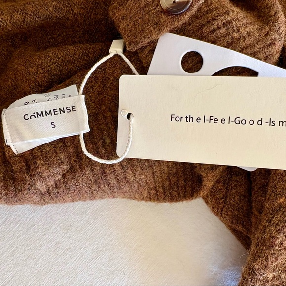 Brown Cropped Cartigan Sweater with Collar - Picture 7 of 8